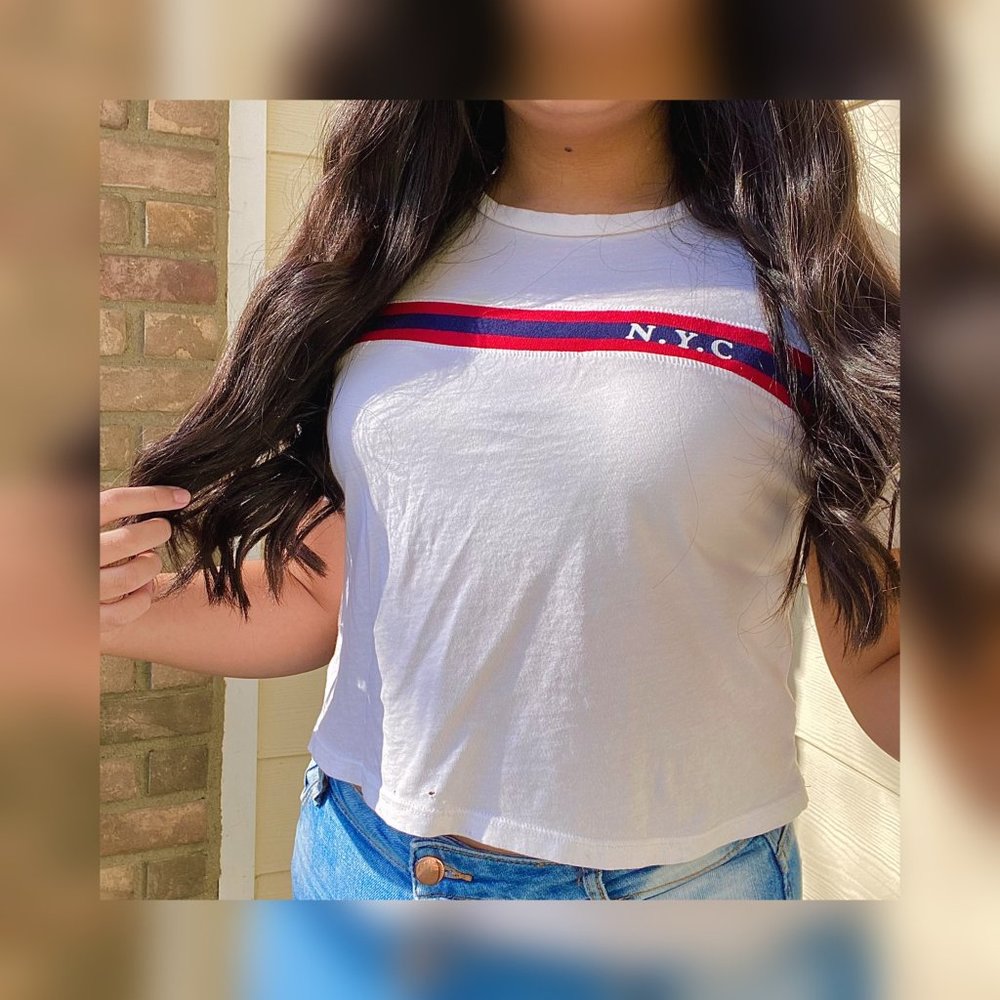 H&M white N. Y. C. crop